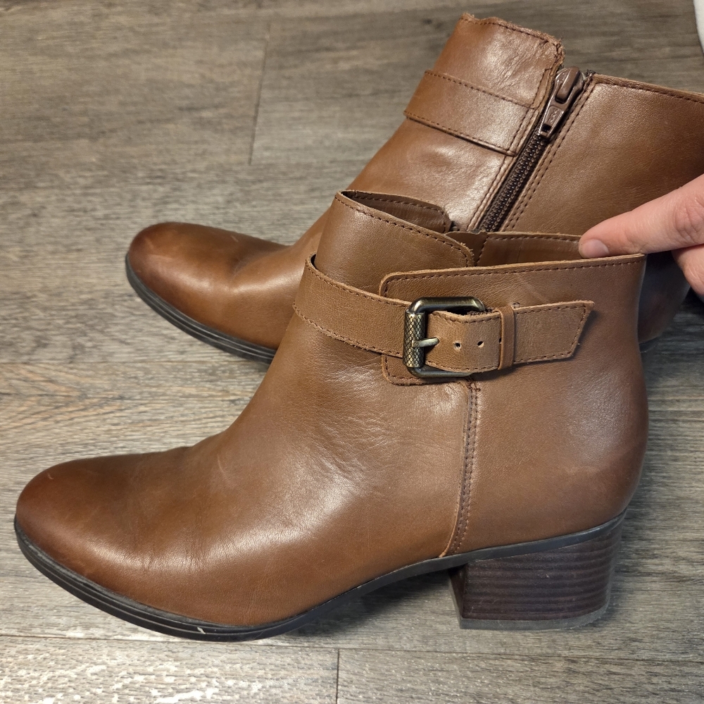 Naturalizer • Brown Leather Booties - Picture 3 of 11